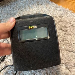 iHome alarm clock phone docking station